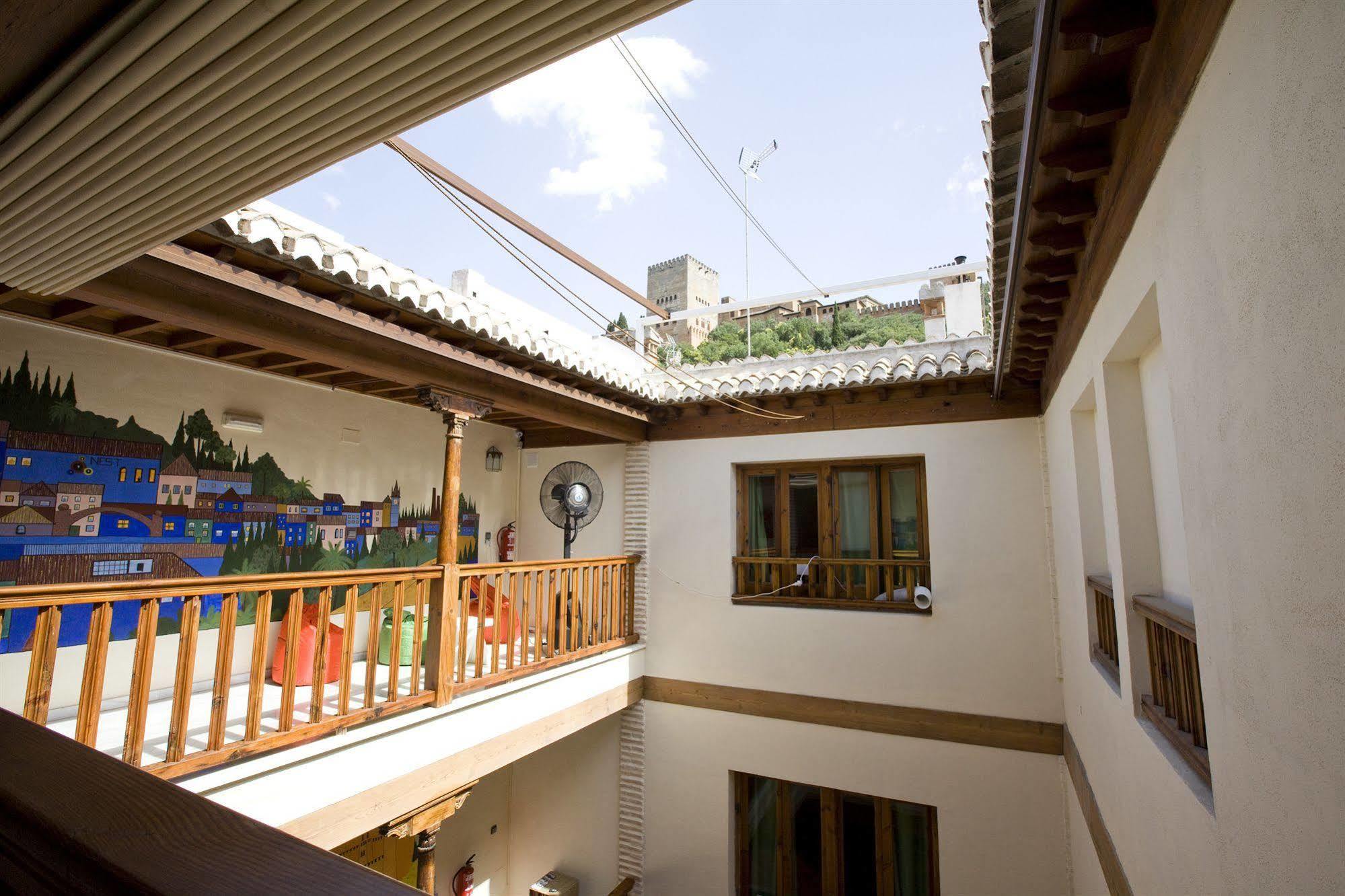 White Nest Hostel Granada Dış mekan fotoğraf
